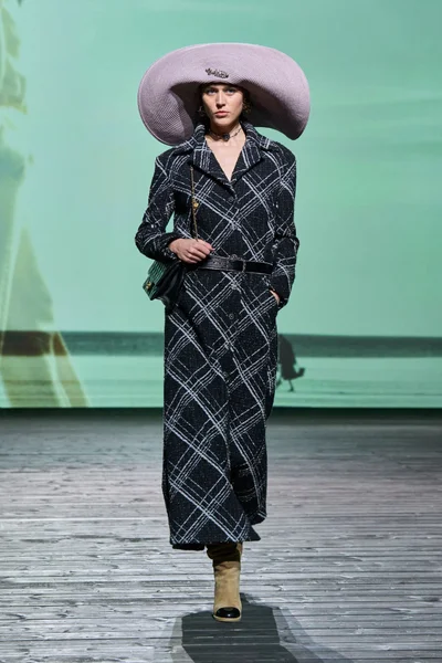 Look 2